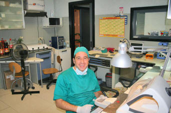 Studio Dentistico Sinagra - Genova - Impianti - Cure dentali - Denti - Otturazioni - Implantologia - Paradontologia